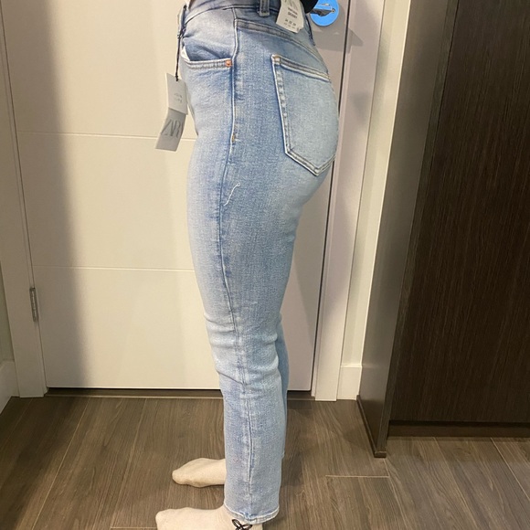 ZARA High Rise Skinny Jeans - Picture 2 of 9